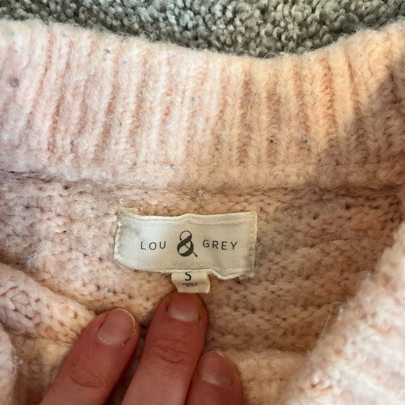 Lou & Grey oversized fluffy pink sweater, size small - Picture 2 of 2
